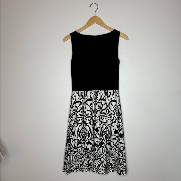 Lauren Ralph Lauren Black and White Abstract Floral Fit and Flair Midi Dress - Picture 4 of 11